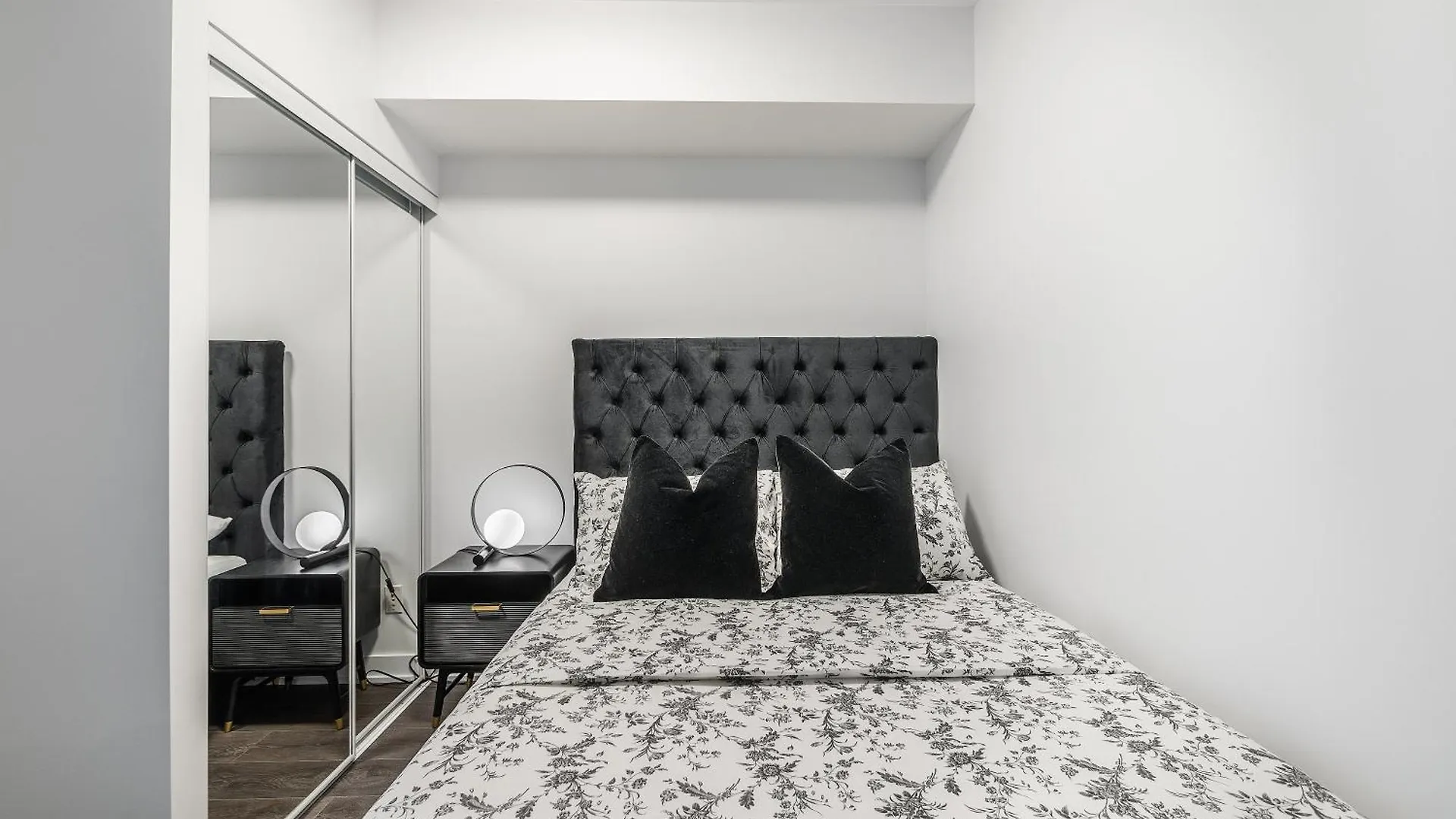 The Estate - Yorkville - Indoor Pool & Hot Tub Toronto Apartment